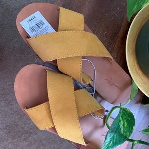 Universal thread sandals
